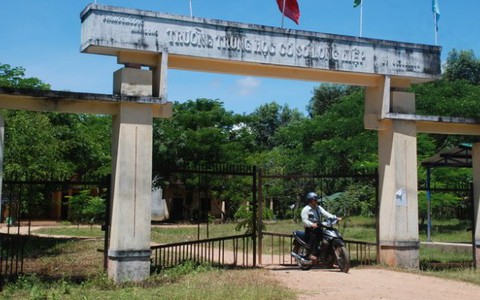 Nhà vệ sinh nhỏ xíu giá 600 triệu đồng không qua đấu thầu