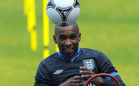 Defoe rời đội tuyển Anh vì cha mất