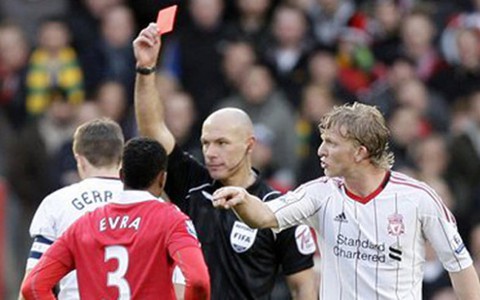 Howard Webb bắt chính trận derby nước Anh