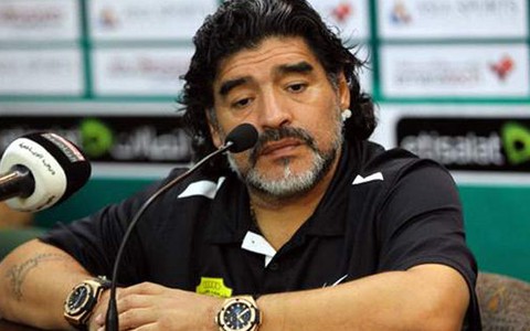Al Wasl sa thải Maradona