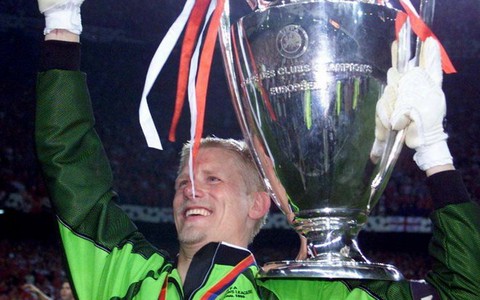 Thủ môn huyền thoại Peter Schmeichel đến Việt Nam