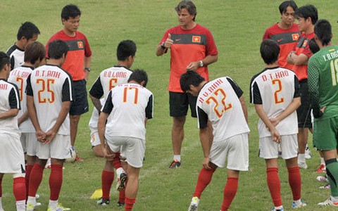 HLV Goetz chọn U-23 Malaysia