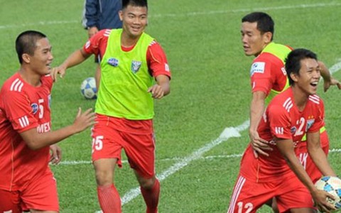 CLB B. Bình Dương phấn đấu trụ hạng V-League 2013