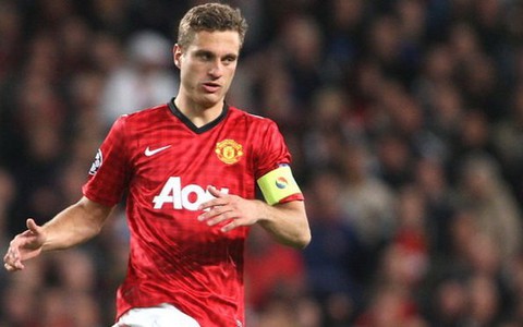 Vidic nghỉ đến tháng giêng