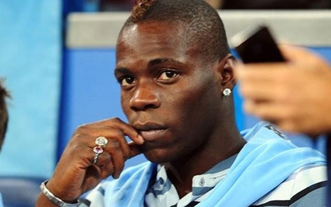 Balotelli lại hục hặc với HLV Mancini