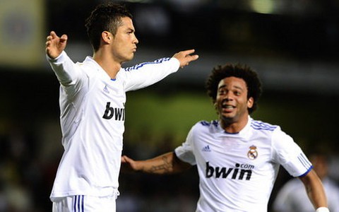 Ronaldo hướng tới kỷ lục ghi bàn