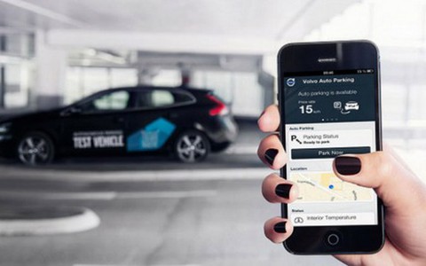 Xe Volvo tự tìm chỗ đậu