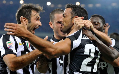 Quagliarella tỏa sáng, Juve toàn thắng
