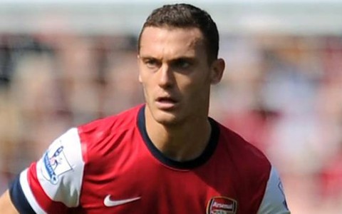 Arsenal rao bán rẻ đội trưởng Vermaelen