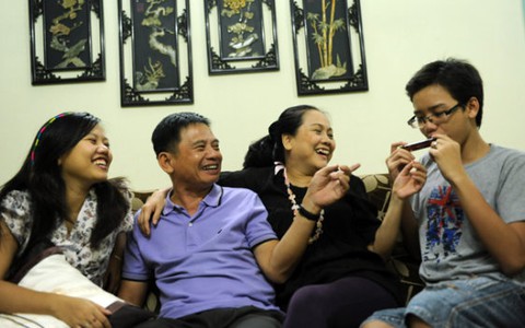 "Một người không thể sưởi ấm cả gia đình"