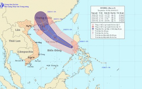 Bão Rumbia tiến ồ ạt vào biển Đông, gió giật cấp 9-10