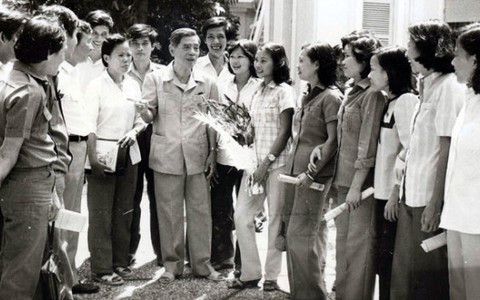 Khi anh Mười Cúc làm báo cáo tổng kết