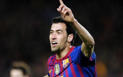 Busquets ở lại Barcelona đến năm 2018