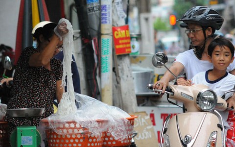 Hoang mang với bún