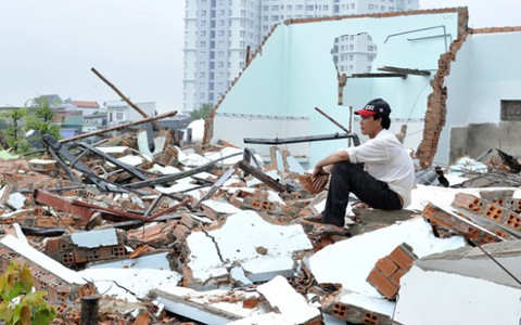 Tháo dỡ nhà không phép tại Ấp Doi