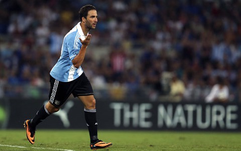 Argentina hạ gục Ý ngay tại Rome