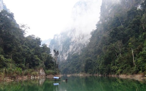 Trên sông Gâm hoang dã