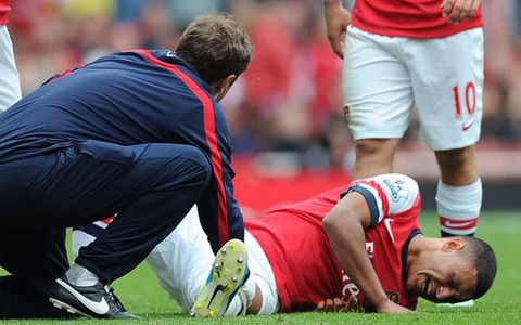 Oxlade-Chamberlain nghỉ 3 tháng