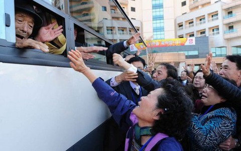 Triều Tiên chấp nhận đàm phán đoàn tụ gia đình ly tán