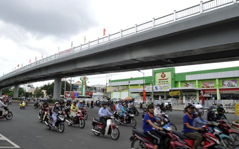 Ngày mai 27-8, thông xe hai cầu vượt bằng thép