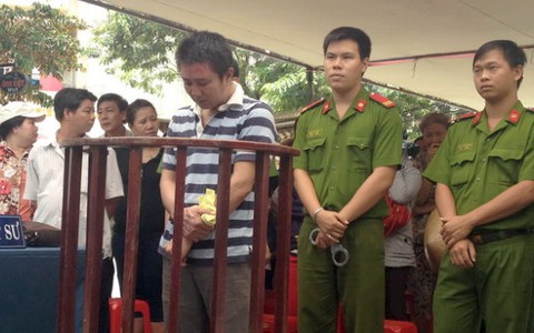 Tưới xăng đốt người yêu, lãnh 13 năm tù