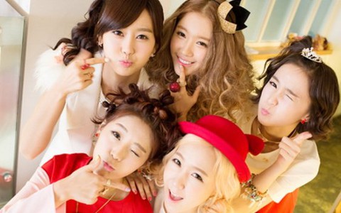 Nhóm nhạc nữ Crayon Pop bị chỉ trích vì "xin tiền" fan