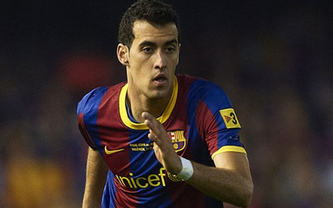 Barcelona trói chân Busquets đến năm 2018