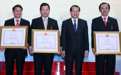Hội Doanh nhân trẻ Việt Nam nhận Huân chương Lao động hạng Nhất