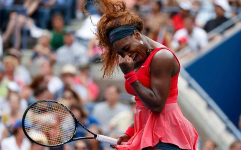 Serena, Djokovic thẳng tiến; Hewitt dũng mãnh vào vòng 4