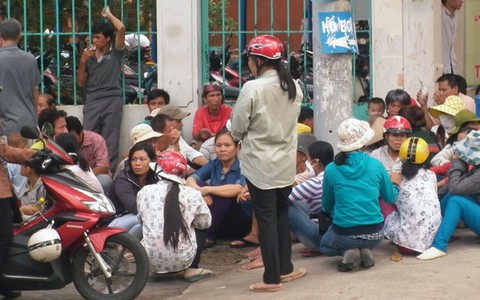 Dân Ấp Doi lại xin được tồn tại nhà không phép