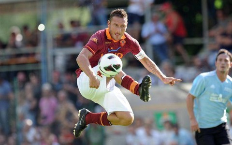 Totti gắn bó với Roma đến năm 2016