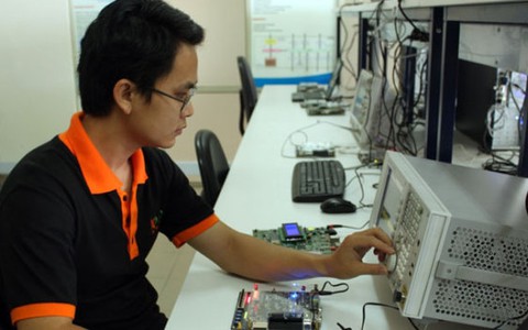 Cần ít nhất 2.000 kỹ sư vi mạch