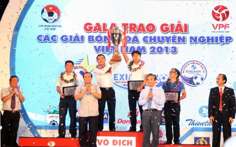 Sôi động đêm Gala trao giải mùa bóng 2013