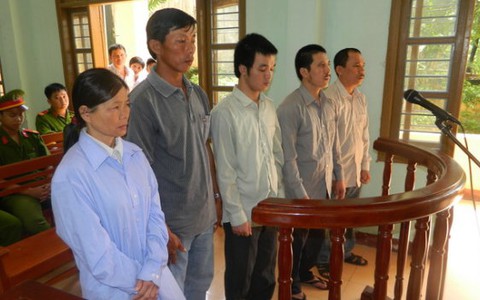 5 đối tượng tấn công công an lãnh án tù