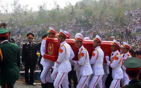Đại tướng Võ Nguyên Giáp đã vào lòng đất mẹ