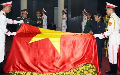 Nhân dân khóc tướng Võ, đất nước tiễn anh Văn