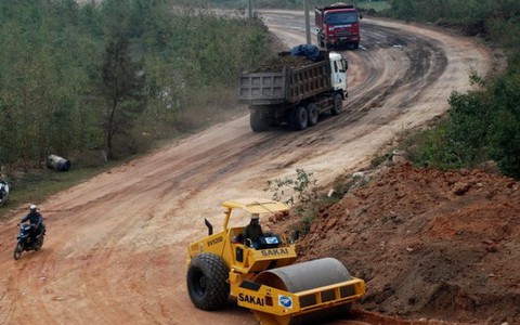 Những công nhân trắng đêm làm đường đón Đại tướng