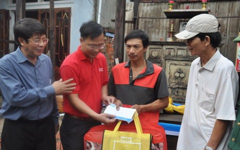 Vượt sóng cứu trợ khẩn cấp đảo Cù Lao Chàm