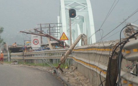 Quảng Nam huy động 912 người khắc phục sự cố điện