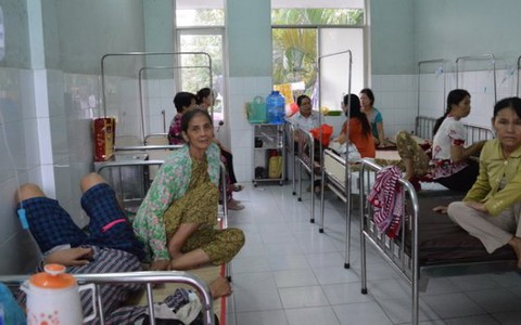 Hai vụ ngộ độc: 44 người nhập viện
