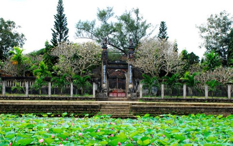 Về nơi di tích lẫn trong di tích