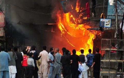 Pakistan: giới nghiêm sau bạo lực làm 90 người thương vong
