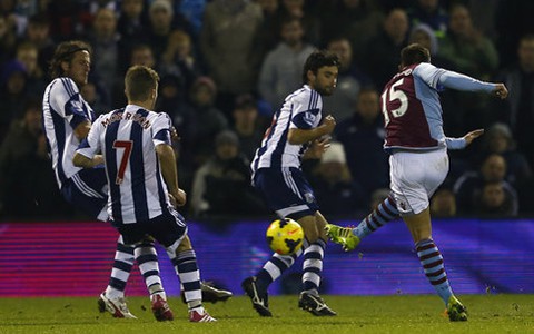 Aston Villa ngược dòng cầm chân West Brom