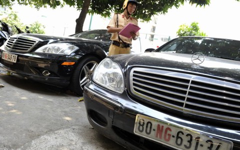 Tịch thu xe biển số ngoại phạm luật từ 1-1-2014