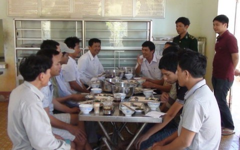 Cứu nạn thành công 10 thuyền viên tàu cá Hải Xuân 116