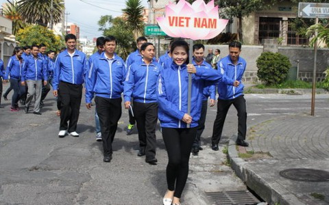 "Chúng ta phải hòa mình cùng bạn bè thế giới"