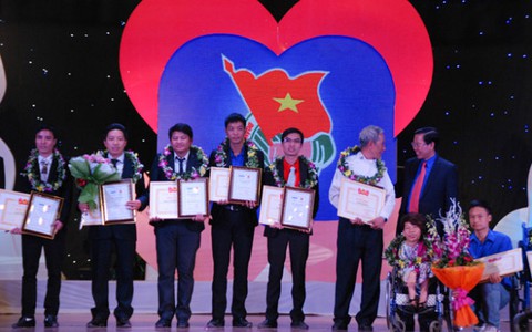 Vinh danh 10 cá nhân hoạt động tình nguyện xuất sắc