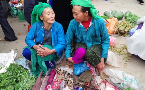 Chợ phiên Đồng Văn