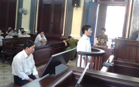 Nhập lậu hơn 2 tấn ngà voi: giám đốc lãnh 3 năm tù