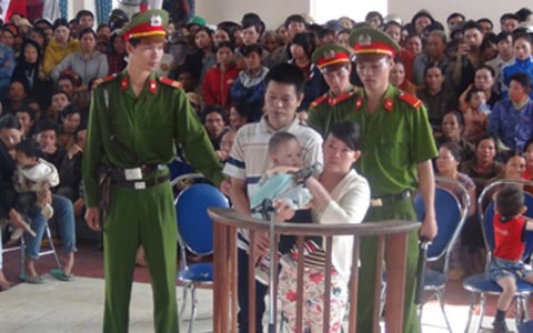 Tử hình nghịch tử giết mẹ thả xác xuống giếng